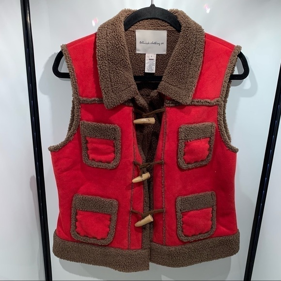 Telluride Clothing Co Jackets & Blazers - Telluride Clothing Co Vest Women Size Large Red Fleece Toggle Closure